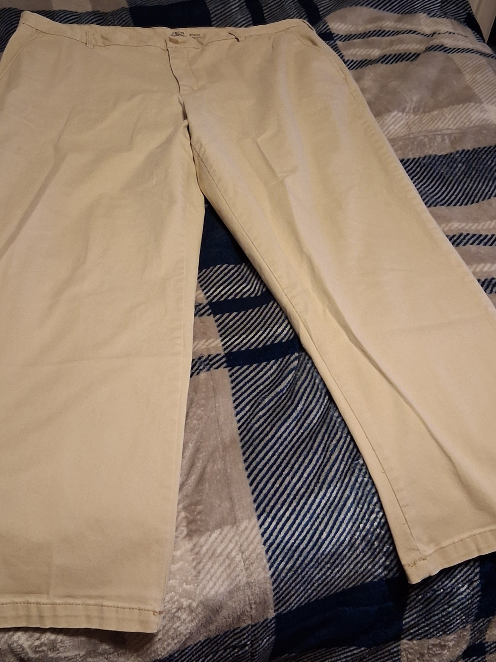 Izod Men's Light Beige Chino Pants